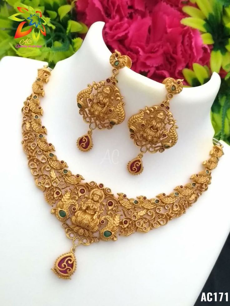 Megha Look Beauty For You Necklace Set