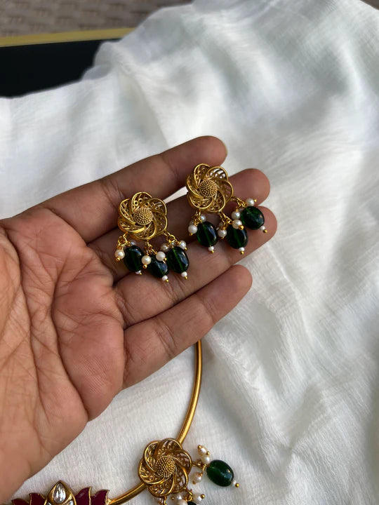 Enamel lotus Hasli with studs